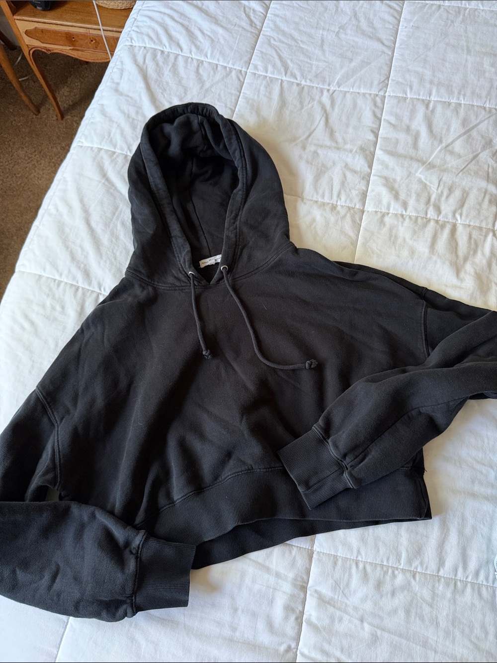 GOOD AMERICAN Black Cropped Pullover Hoodie